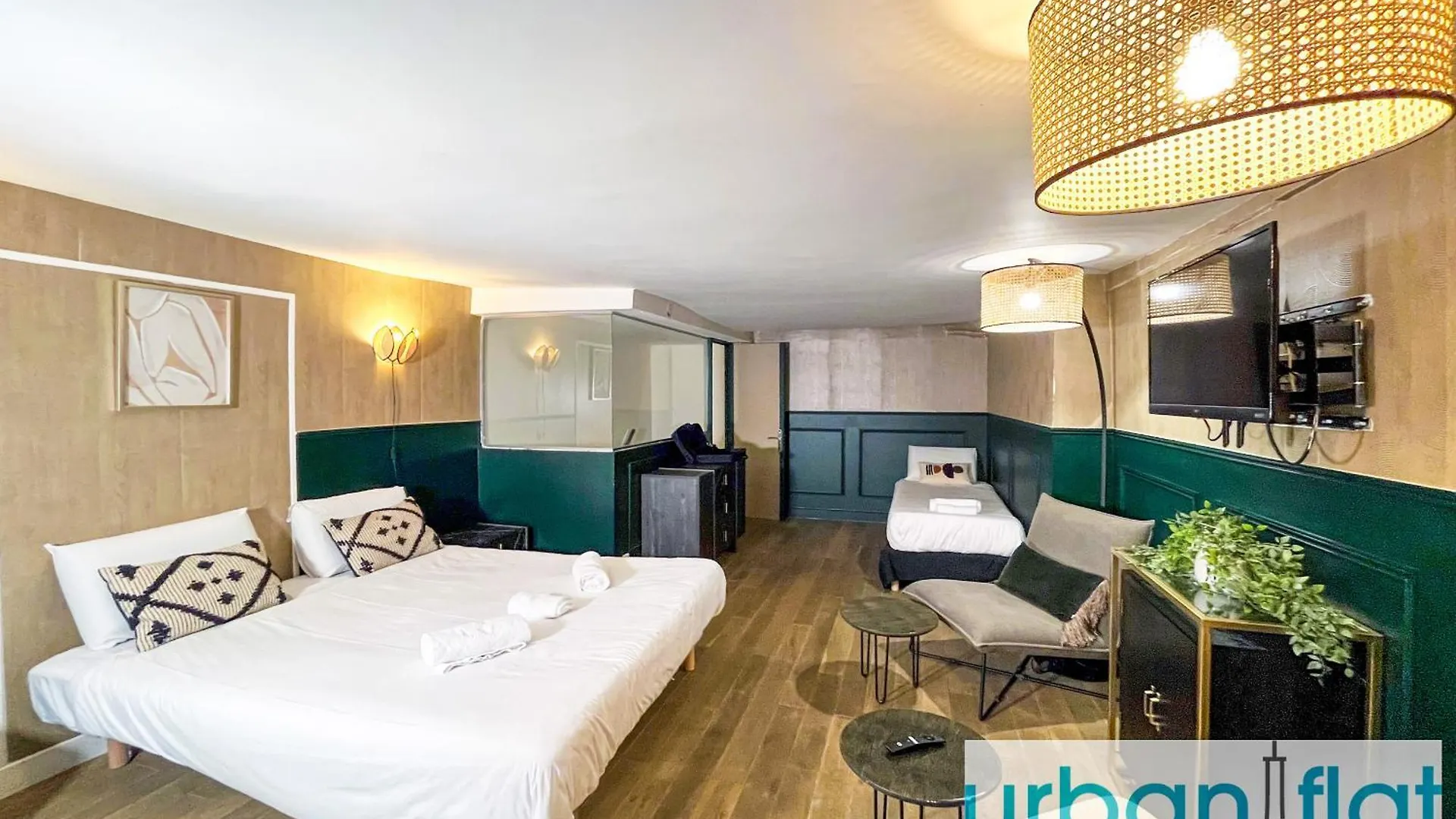 Urban Flat 31 - Lovely Triplex In Parigi 0*,  Francia